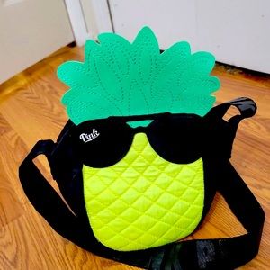 VS PINEAPPLE COOLER BAG